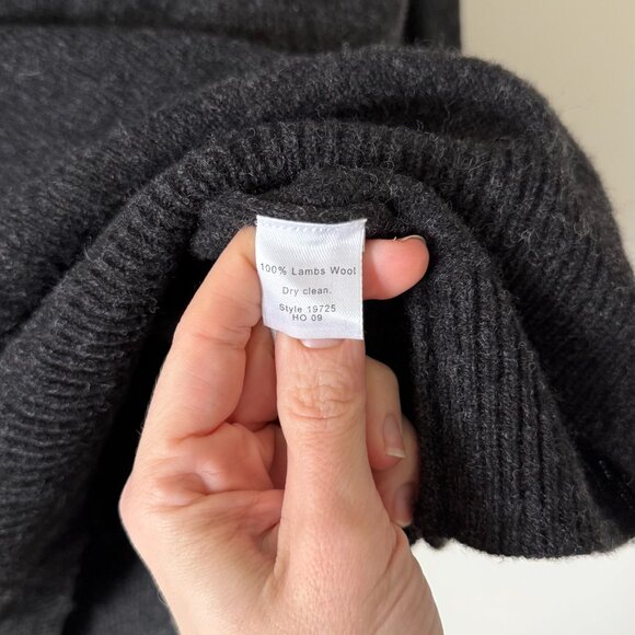 J Crew's Premium Line, 100% Lambswool Sweater - Size L - Picture 6 of 6